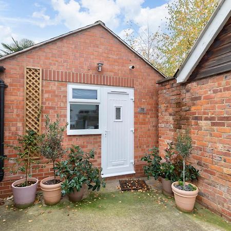 Modern Self Contained Studio Home チェルトナム エクステリア 写真