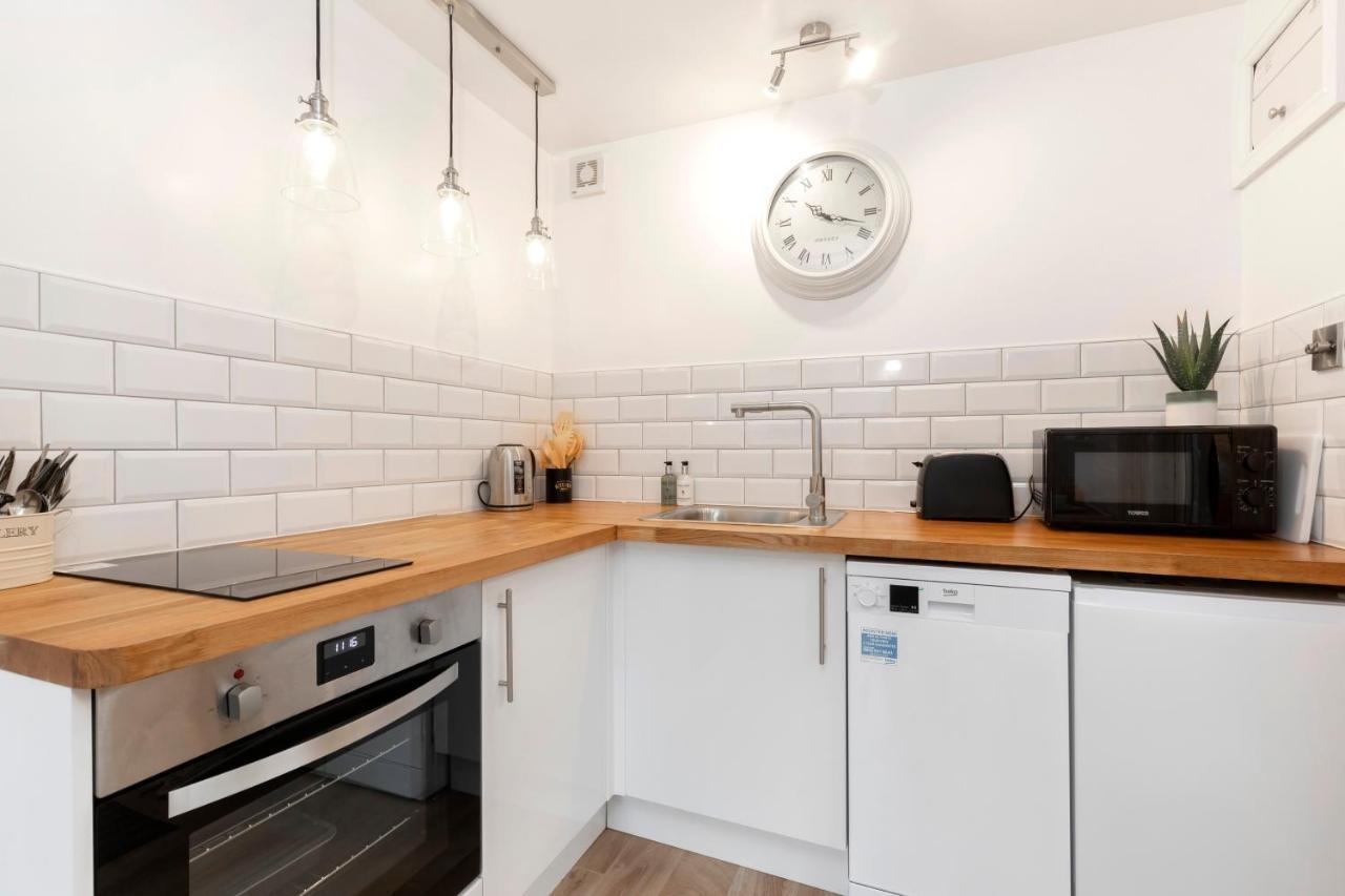 Modern Self Contained Studio Home チェルトナム エクステリア 写真