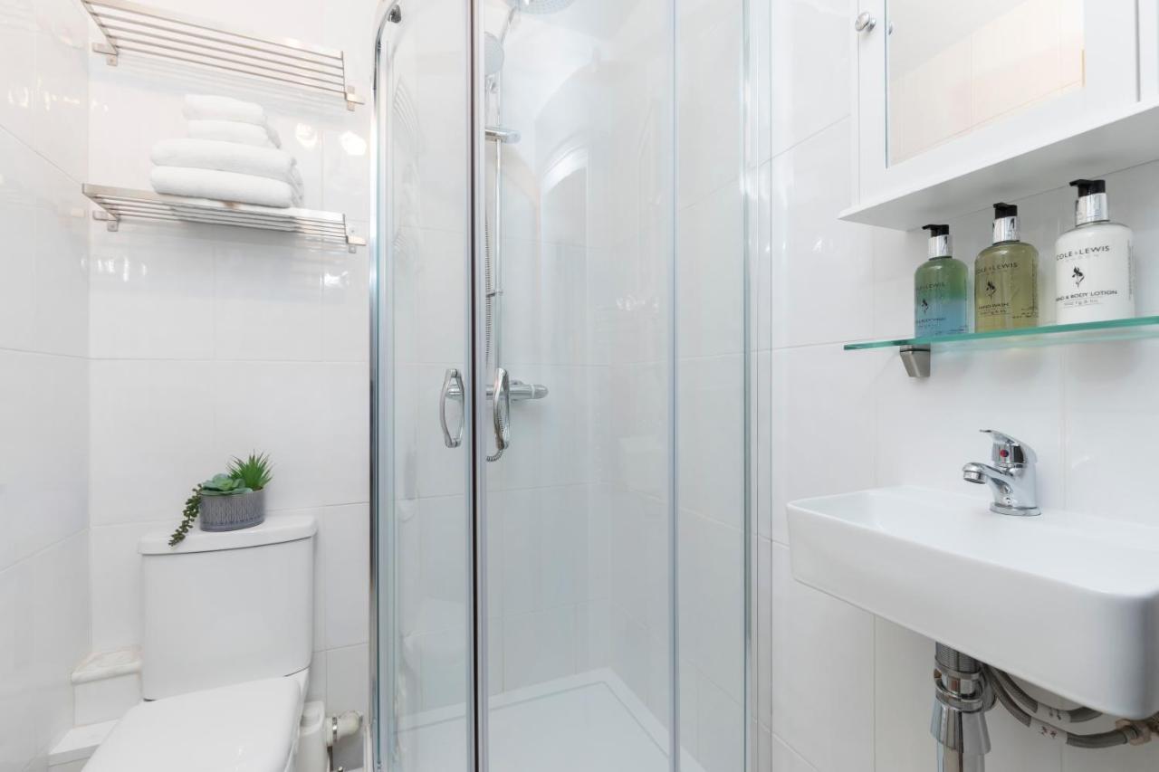 Modern Self Contained Studio Home チェルトナム エクステリア 写真